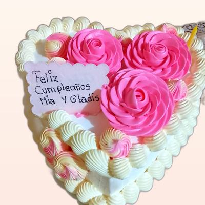 Torta de cumpleaños hecha por JHOMI