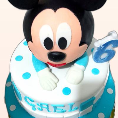 Torta temática de personajes hecha por JHOMI