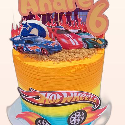 Torta temática de personajes hecha por JHOMI