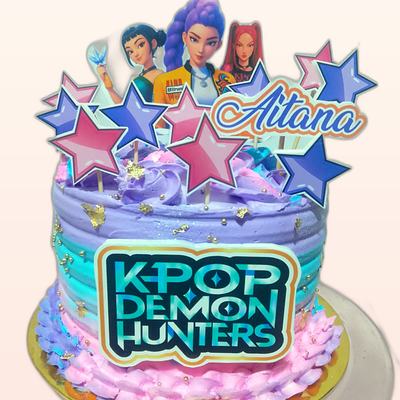 Torta temática de personajes hecha por JHOMI